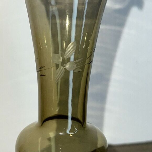 Gray Colored MCM Vintage Glass Bud Vase Clear Footed Stem 8" Tall Twist Stem - Picture 6 of 6